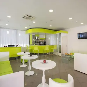 https://hotel-scarlet.emilia-romagnahotels.net